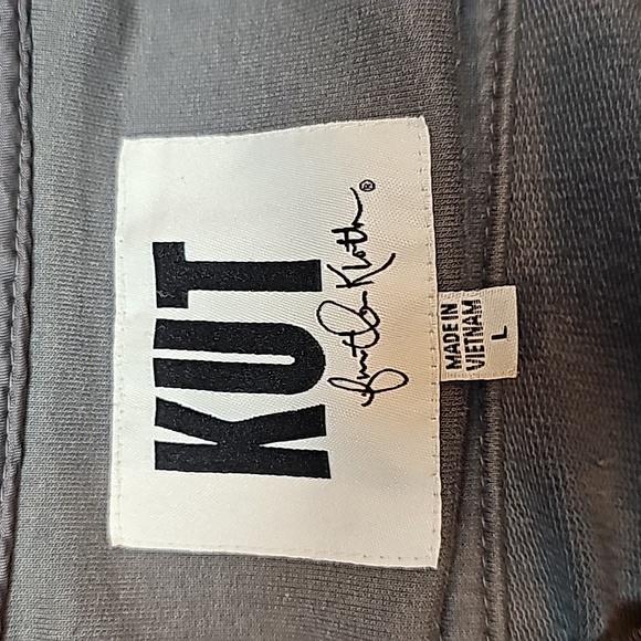 KUT FROM THE KLOTH CAMO GREEN LONG SLEEVE RUFFLE BUTTON-UP JACKET - Picture 12 of 16